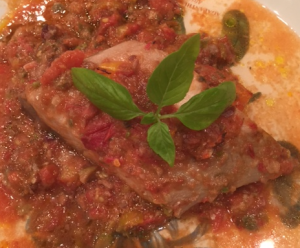 Tuna-with-fresh-tomato-and-basil