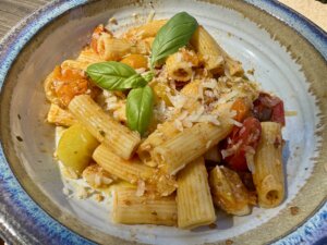 Rigatoni with cherry tomatoes